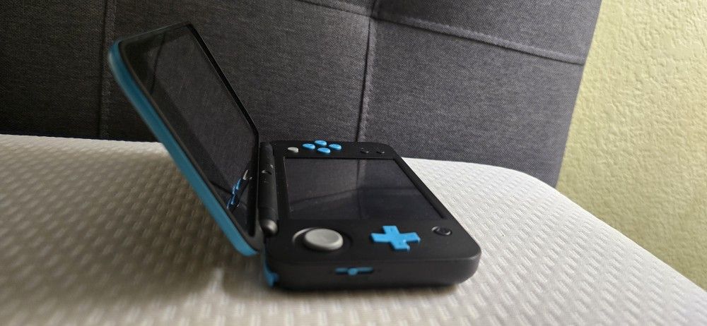 Nintendo 2ds XL Comlete Black/Blue