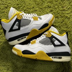CLEAN Jordan 4 Retro Vivid Sulfer Size 8.5w/7m NO BOX