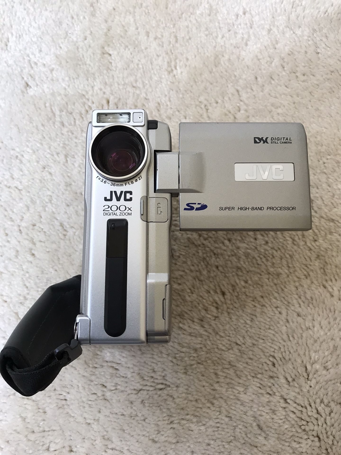 JVC GR-DVM 75 MINI DV DIGITAL CYBER-CAM VIDEO CAMERA