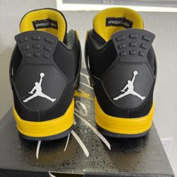 Jordan 4s Thunders