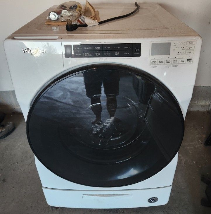 Whirlpool 27 Inch Front Load Washer