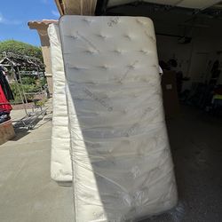 BEST DEAL ON OFFERUP!! Staava mattresses 2=king
