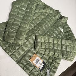 Green North face Jacket Medium 