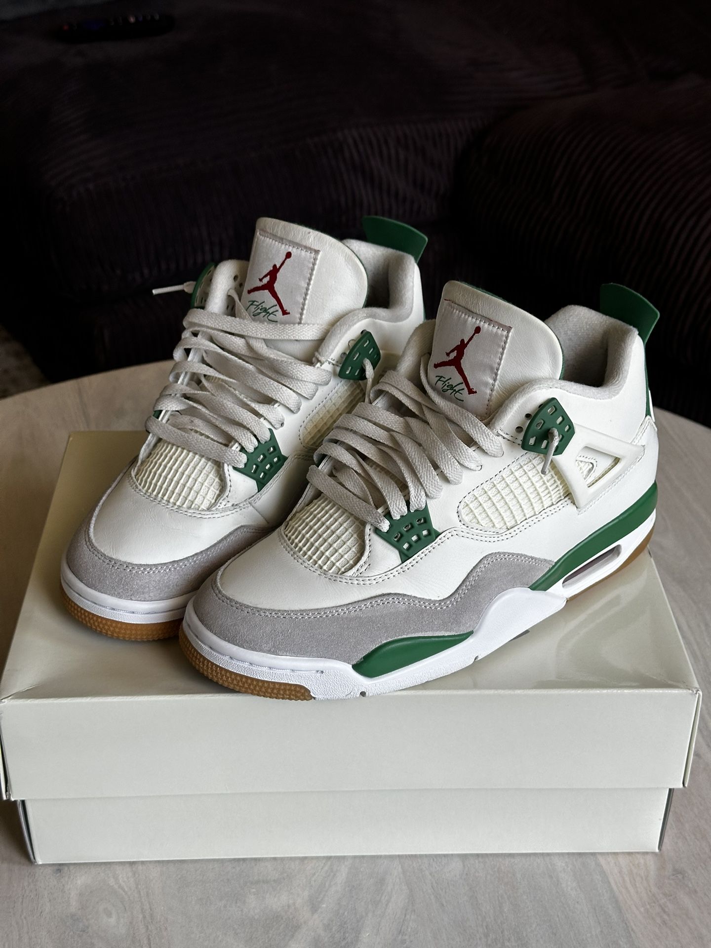 Air Jordan 4 Retro