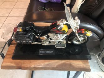Harley Davison Motorcycle working phone beautiful collectible beautiful piece it come with phone cord