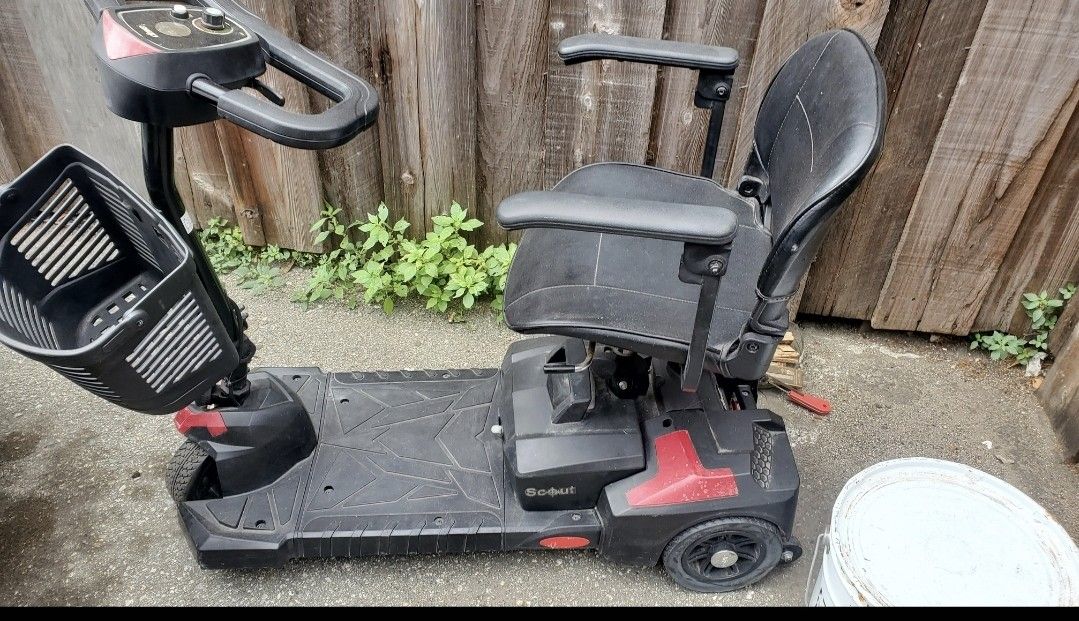 drive medical  scout 3 wheel