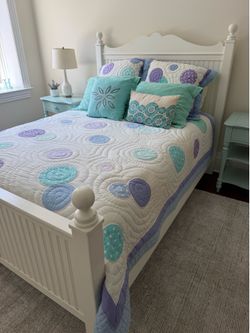 Queen bed and 2 bedside tables