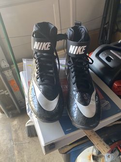 football cleats size 10
