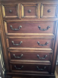 Chest of drawers