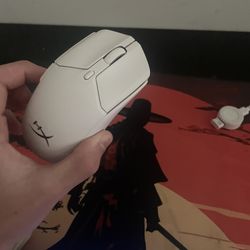 hyperx mouse , 32 grams 1k polling rate
