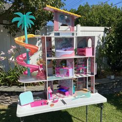 LOI Doll House /W Accessories