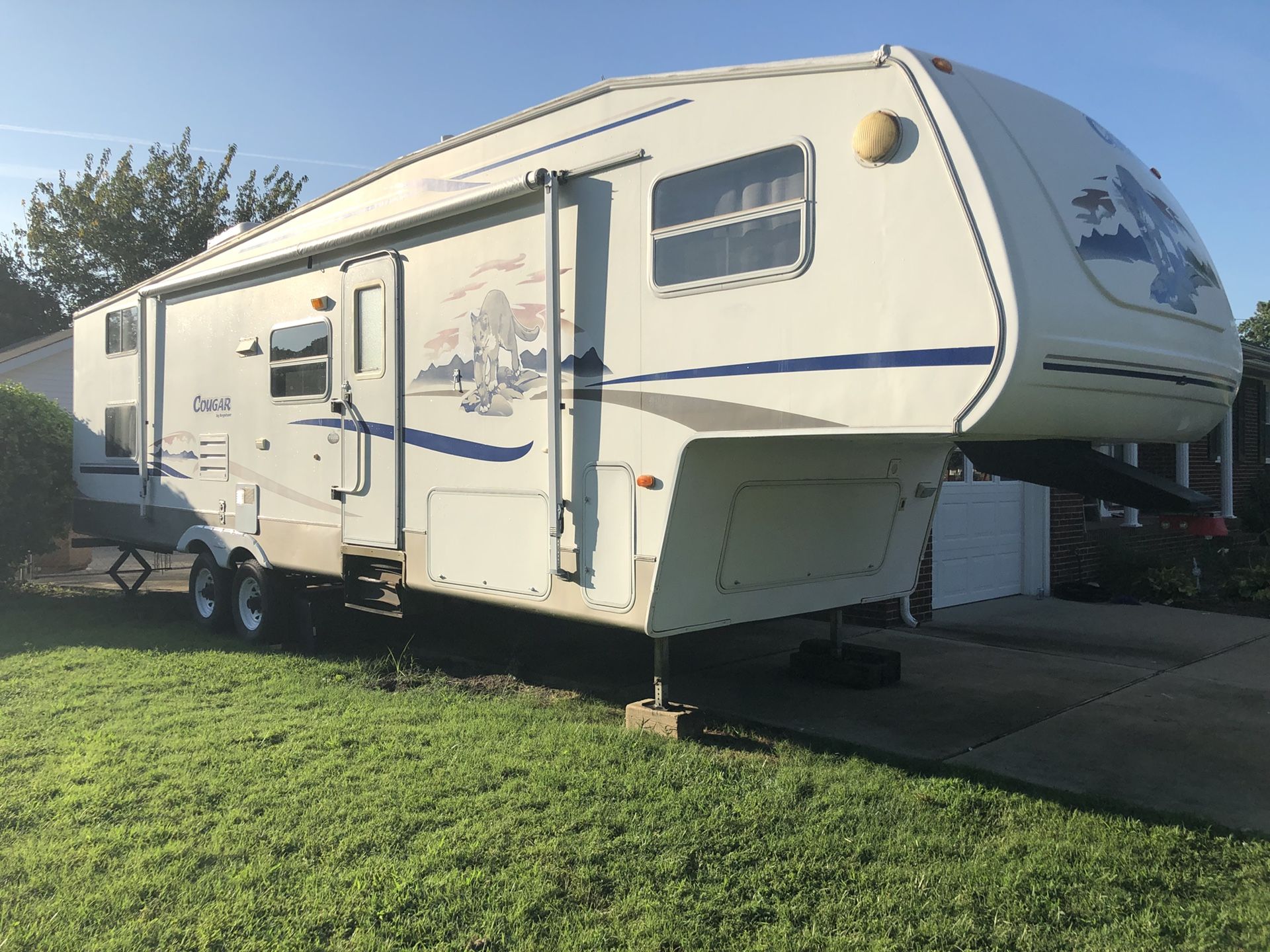 2005 Keystone Cougar 314 EFS 5th Wheel