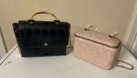 Each 4$ Both 6$ Excellent Condition  Bags