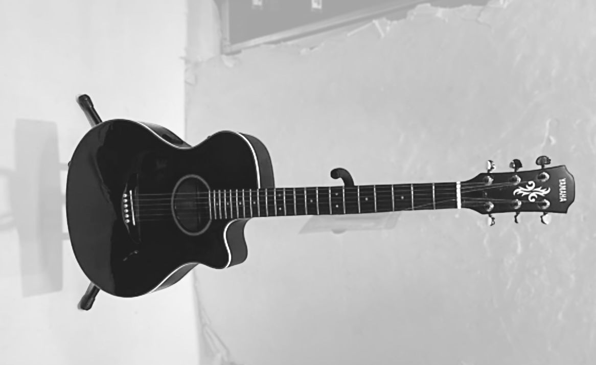 Yamaha APX4A - Acoustic Electric / - Guitar from the 90s, those used for bachata music