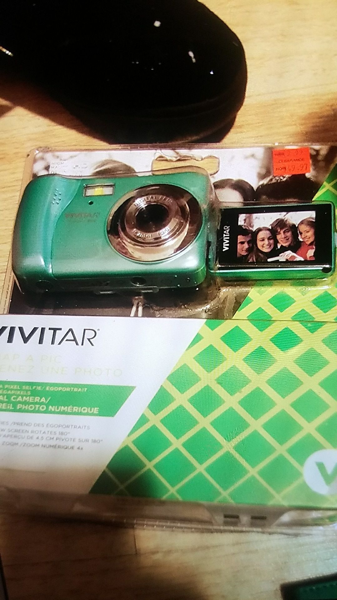 VIVITAR DIGITAL CAMERA