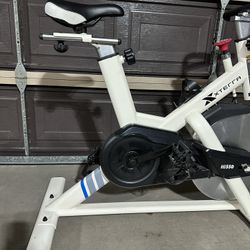 XTERRA Fitness MB550 Cycling Exercise Bike 