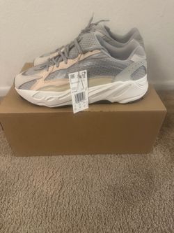 Yeezy Boost 700 V2 Cream