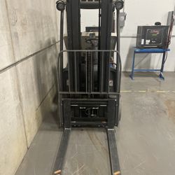 Forklift 