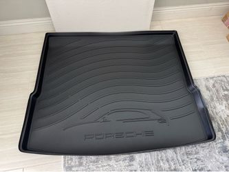 21-25 Porsche Macan Genuine Trunk Mat Black