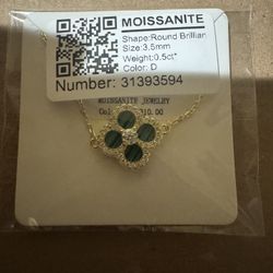 Moissanite Clover Necklace 0.5 Ct