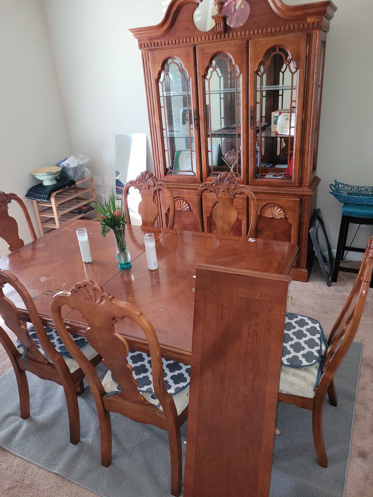 Cherry Wood Dining Room Set & Currio Cabinet