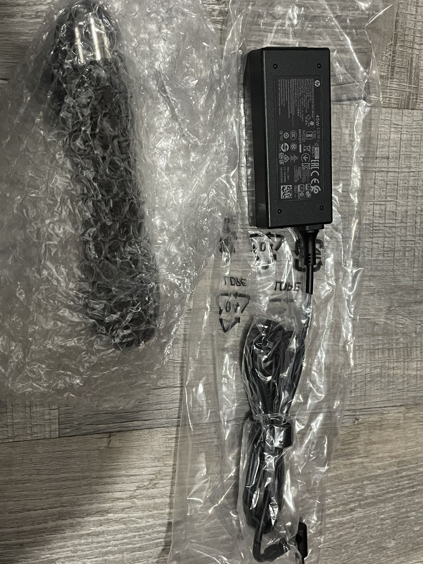 HP 45w laptop charger power supply blue tip L25298