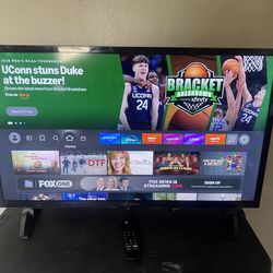 Tv television Smart tv Insignia television smart tv 32 inches smart tv with remote MAKE AN OFFER!!!