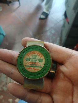 Las vegas Tropicana $100 Casino chip Vintage Money Clip