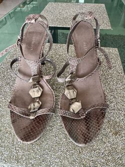 Women’s shoes