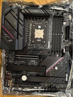 Asus ROG Strix B650E Gaming Wifi Motherboard And Ryzen 5 7600X CPU