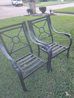 DOS sillas DE FIERRO PESADO PARA su PORCHE OR patio furniture farmhouse decor patio chairs only 60$ each or 120$ both