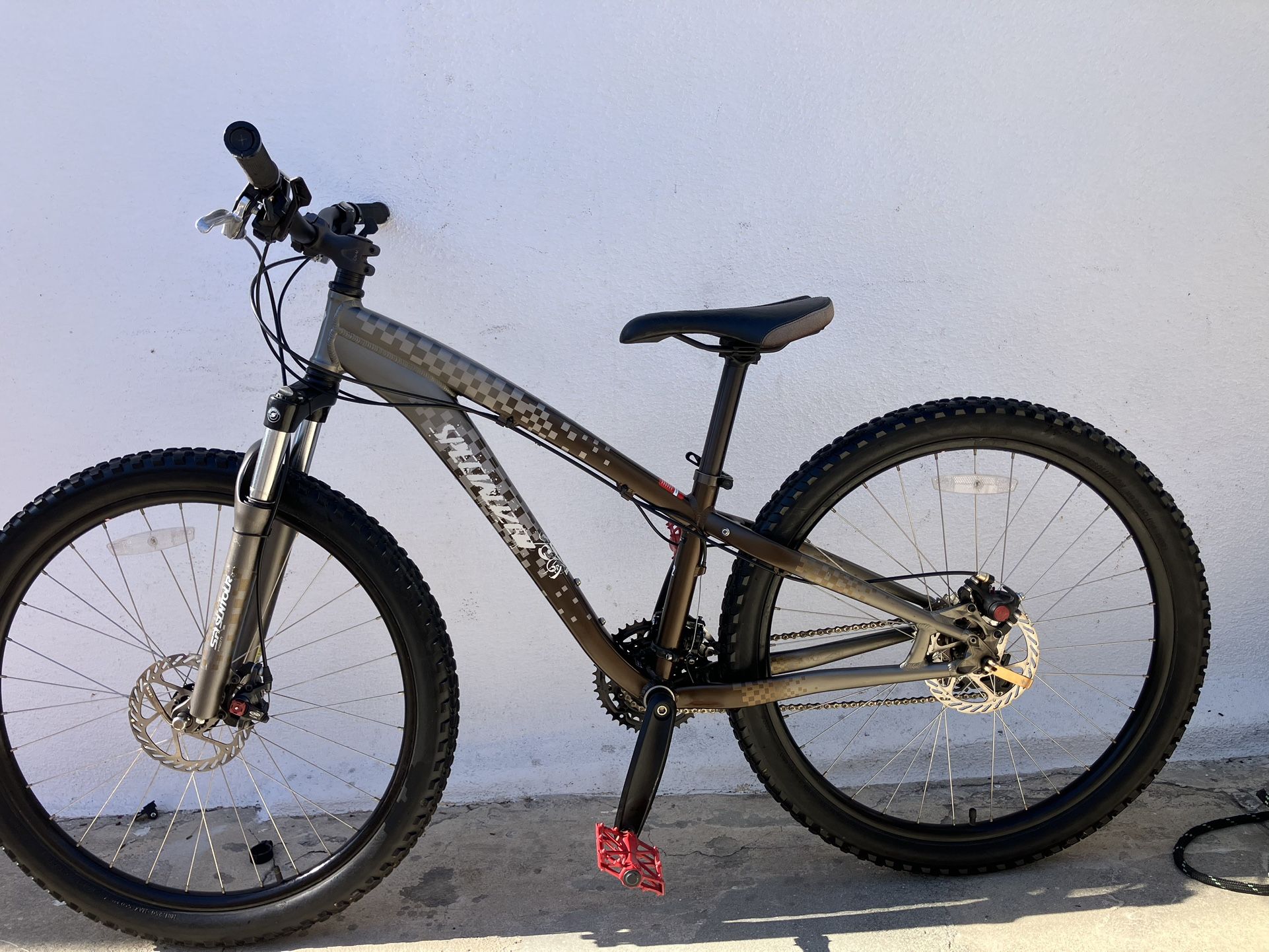 Specialized P1 Mountain Bike. Disc Brakes. Small Frame 