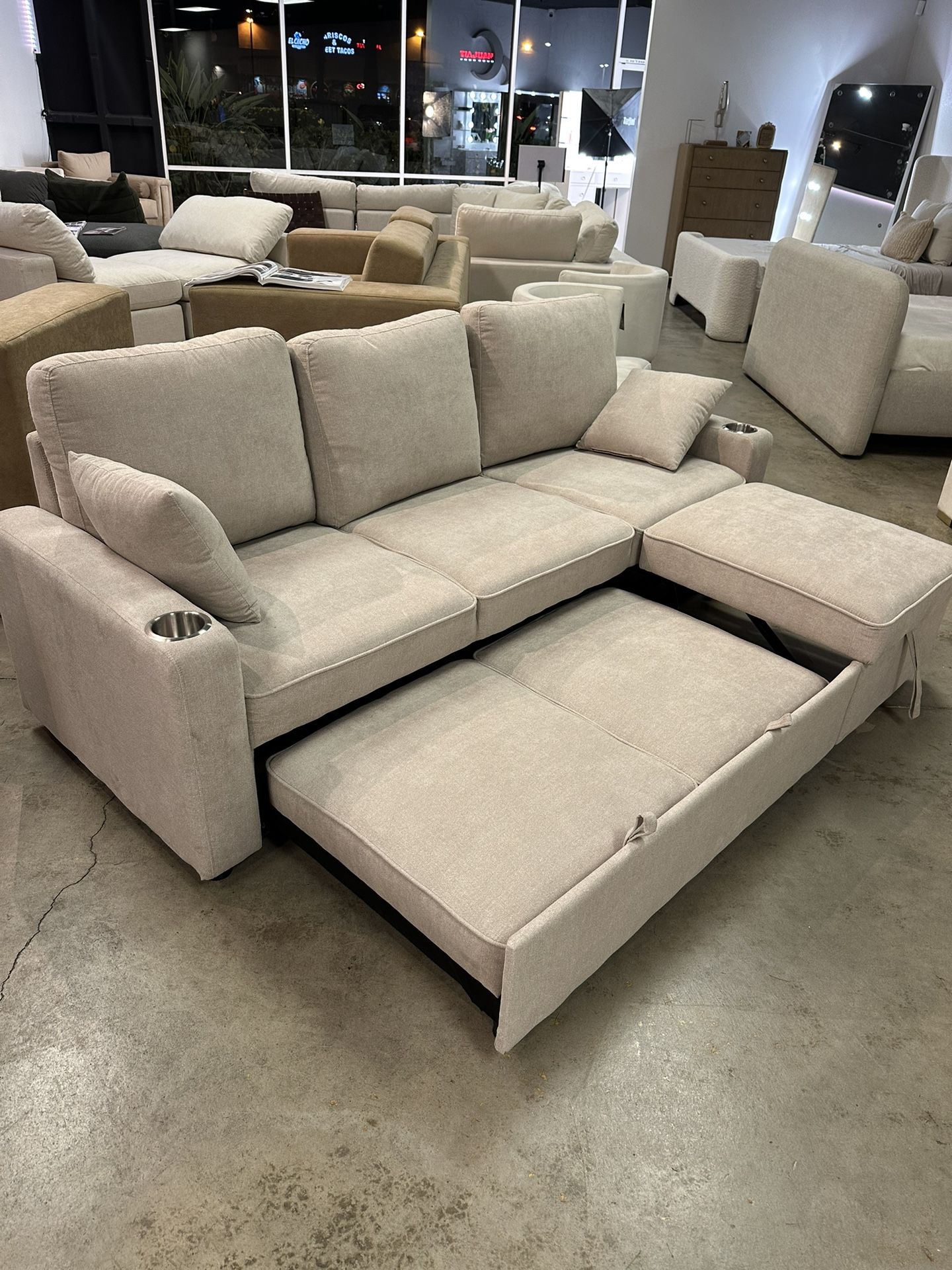 Sleeper Sectional Sofa Chaise Couch with Pull Out Bed for Living Room or Guest Room — FREE Delivery