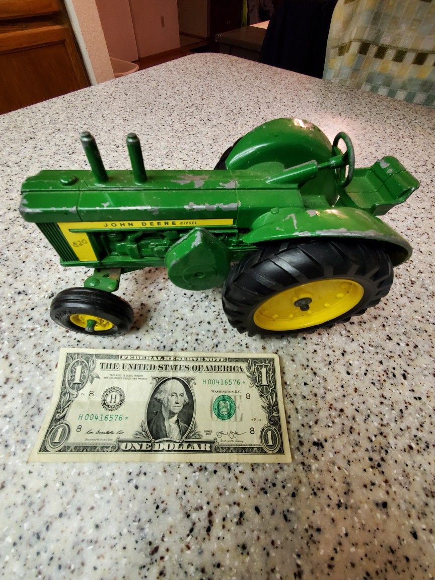 METAL TRACTOR 