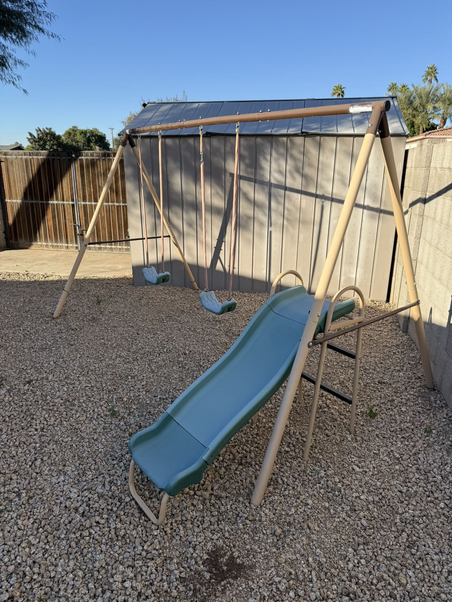 Swing Set w/Saucer and Slide