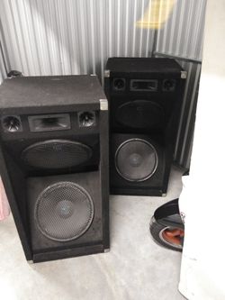 Speakers With Enclosures ( Includes an Amplifier and Cables )