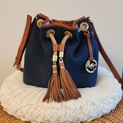 Michael Kors Bucket Bag