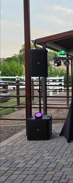 Mackie Thump215XT 1400W 15" PA DSP/Bluetooth (Pair) with a pair of Mackie Thump118S 1400W 18" Powered Subwoofer with DSP