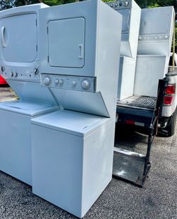 Washer & Dryer stackable loundry 24 and 27 inches   ✅ Tested & Ready to Use 🛡️ 3-Month Warranty 🚚 Delivery Available in Miami-Dade & Broward