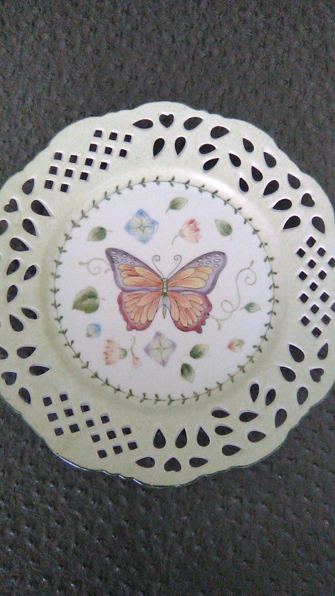 Butterfly decorative plate