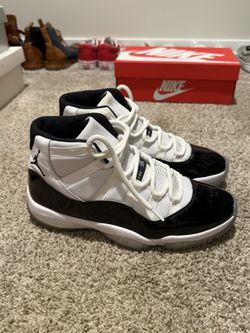 Air Jordan 11 ( Concord)