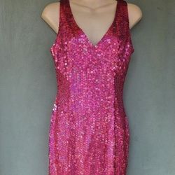 NEW YEAR'S EVENING DRESS💝 FUSHSIA SEQUINS WOMANS SIZE: 6 