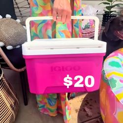 Igloo  Cooler, 9 Quart Laguna Ice Chest, 13 Can Capacity, Pink