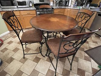 Counter-Height 4 Seater Table 