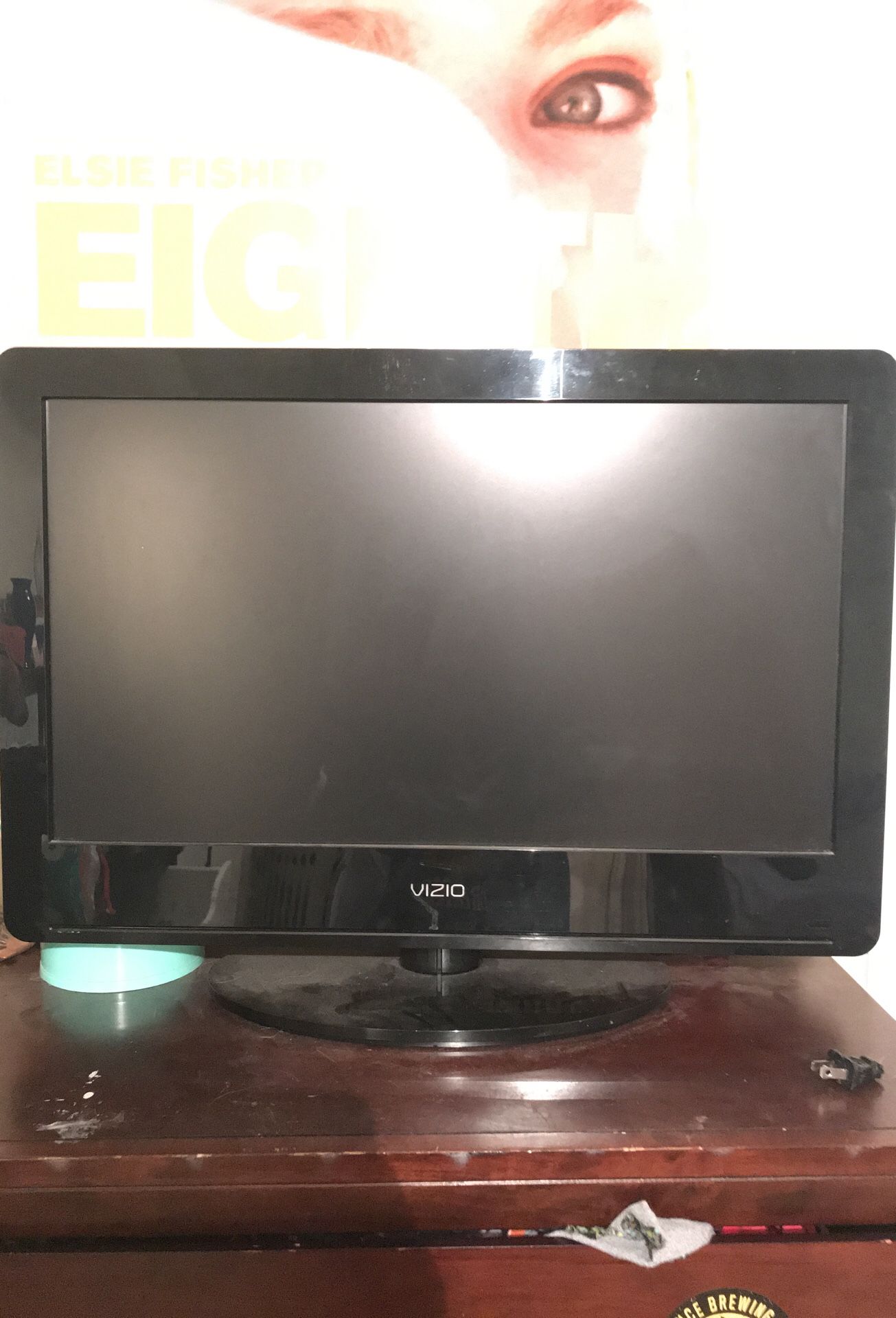 VIZIO FLAT SCREEN TV 25 INCH