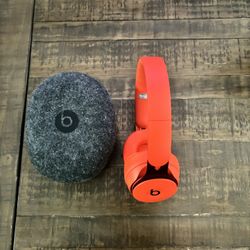 Beats Solo3 Wireless On-Ear Headphones - Apple W1 Headphone Chip, Class 1 Bluetooth, 40 Hours of Listening Time, Built-in Microphone - Red