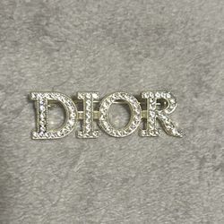 Brooch 