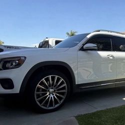 Mercedes-Benz GLB 250 style wheels with tires 20in