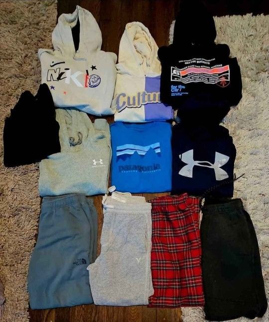 (11) Piece MEN'S Size Small Winter Clothes Lot