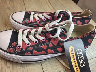 Women's Size 7.5 Converse Chuck Taylor All Star Valentine's Day Girls School Gym
